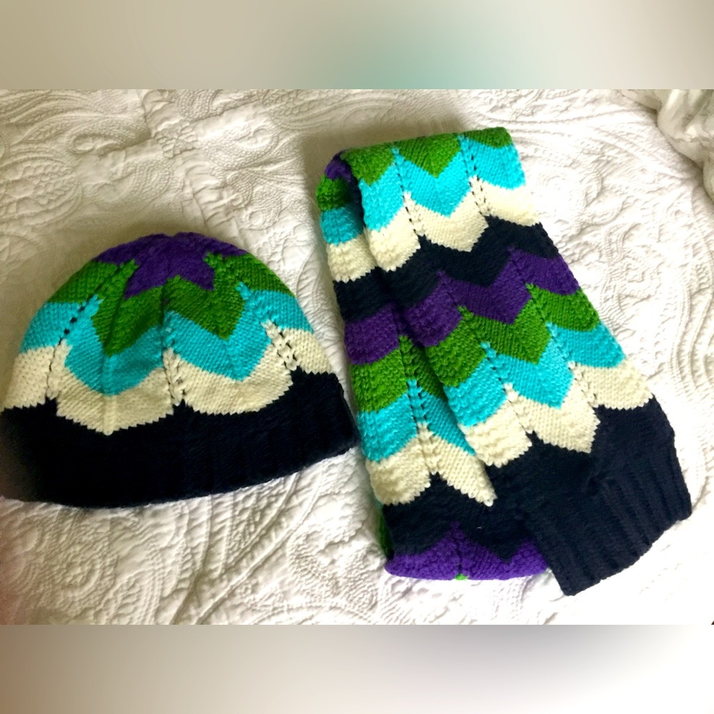 GAP winter scarf & hat 2 Pc set in 5 color blocks blue purple green black cream